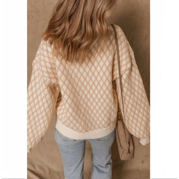 Oatmeal Diamond Knit Sweater - Picture 3 of 11
